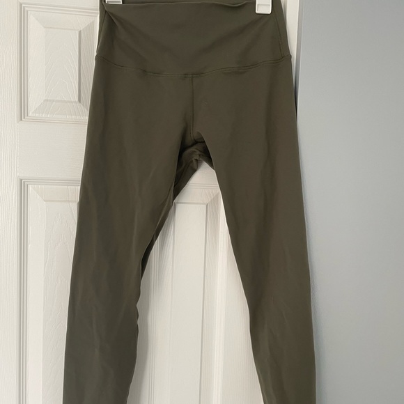 green lululemon leggings size 10 - Picture 2 of 2